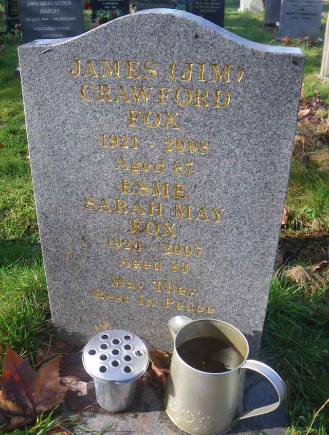 Image of headstone. Full inscription, if known, accompanying. Click for a larger view.