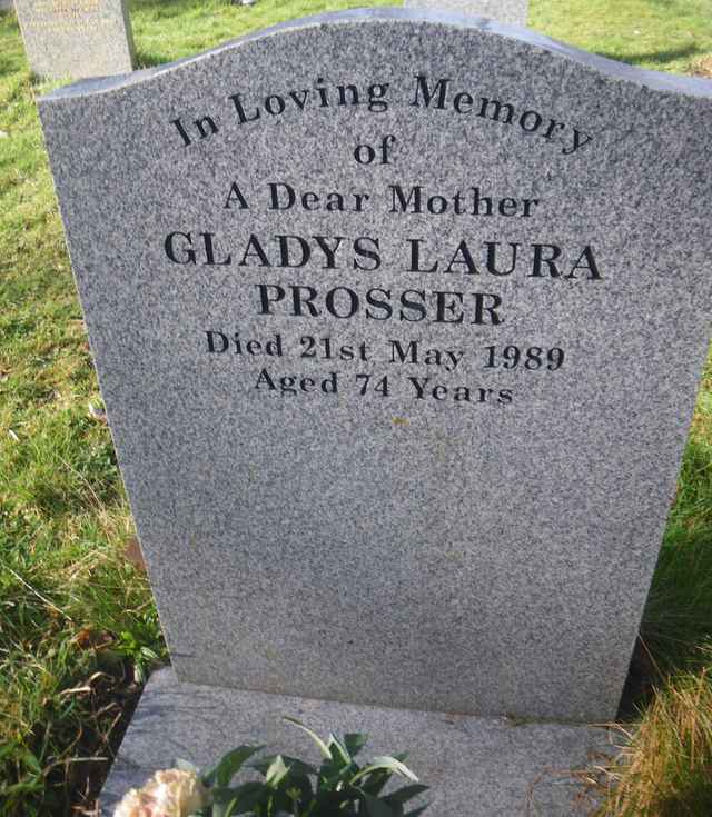 Image of headstone. Full inscription, if known, accompanying. Click for a larger view.