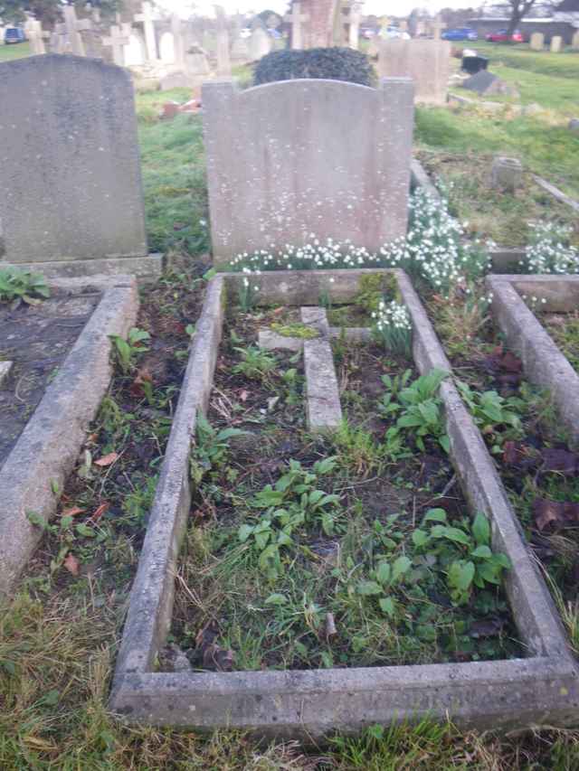 Image of headstone. Full inscription, if known, accompanying. Click for a larger view.