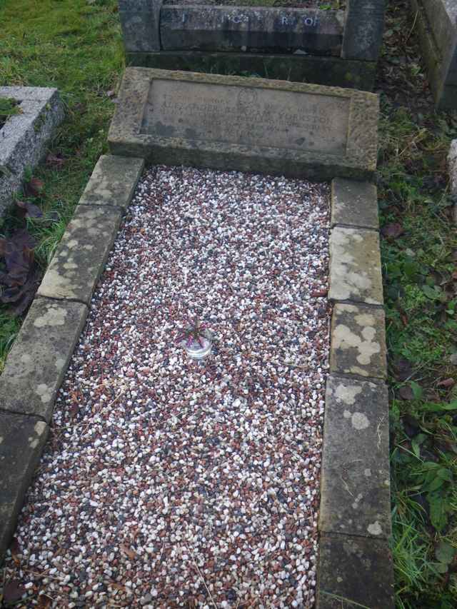 Image of headstone. Full inscription, if known, accompanying. Click for a larger view.