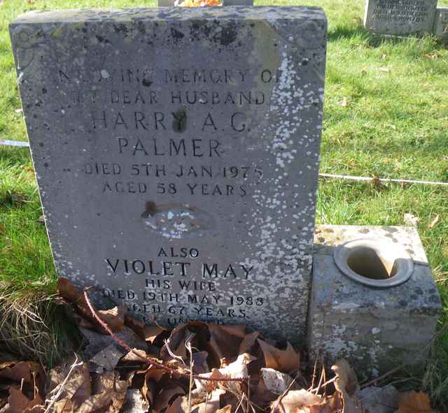 Image of headstone. Full inscription, if known, accompanying. Click for a larger view.