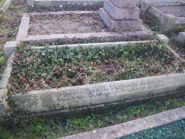 Image of headstone. Full inscription, if known, accompanying. Click for a larger view.