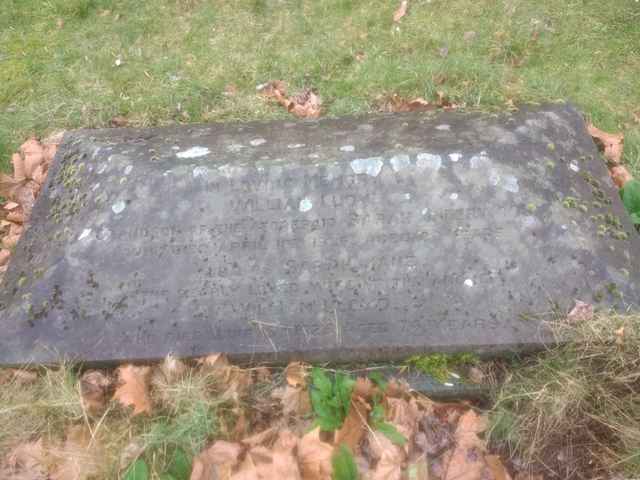 Image of headstone. Full inscription, if known, accompanying. Click for a larger view.