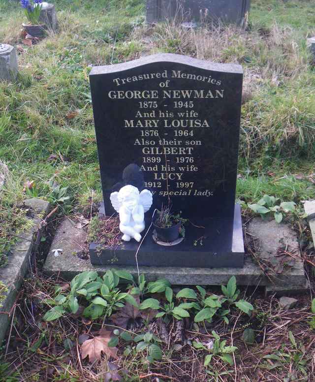 Image of headstone. Full inscription, if known, accompanying. Click for a larger view.