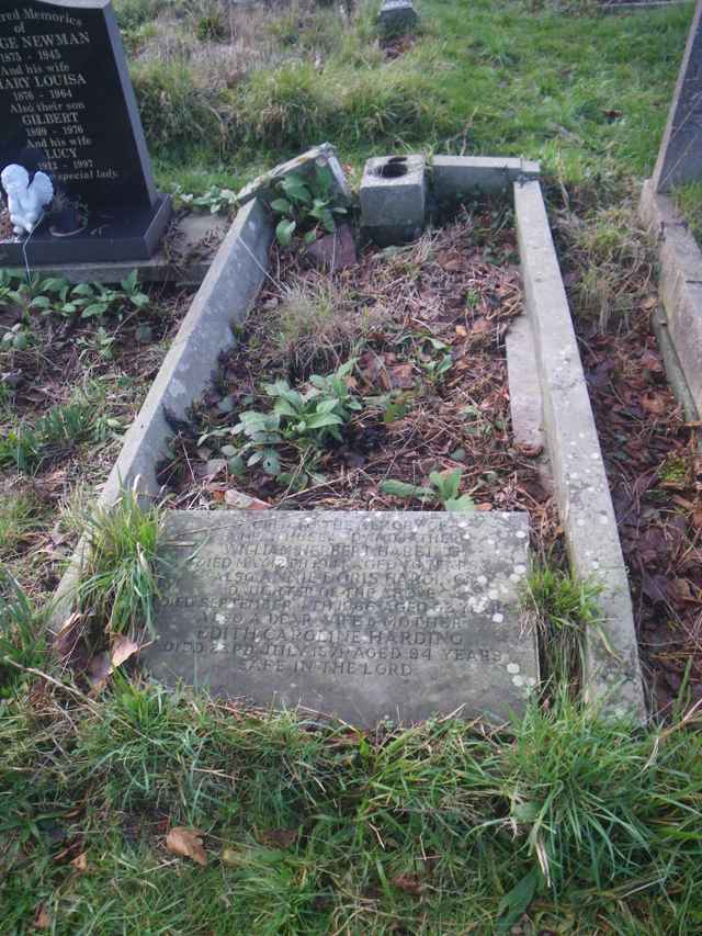 Image of headstone. Full inscription, if known, accompanying. Click for a larger view.