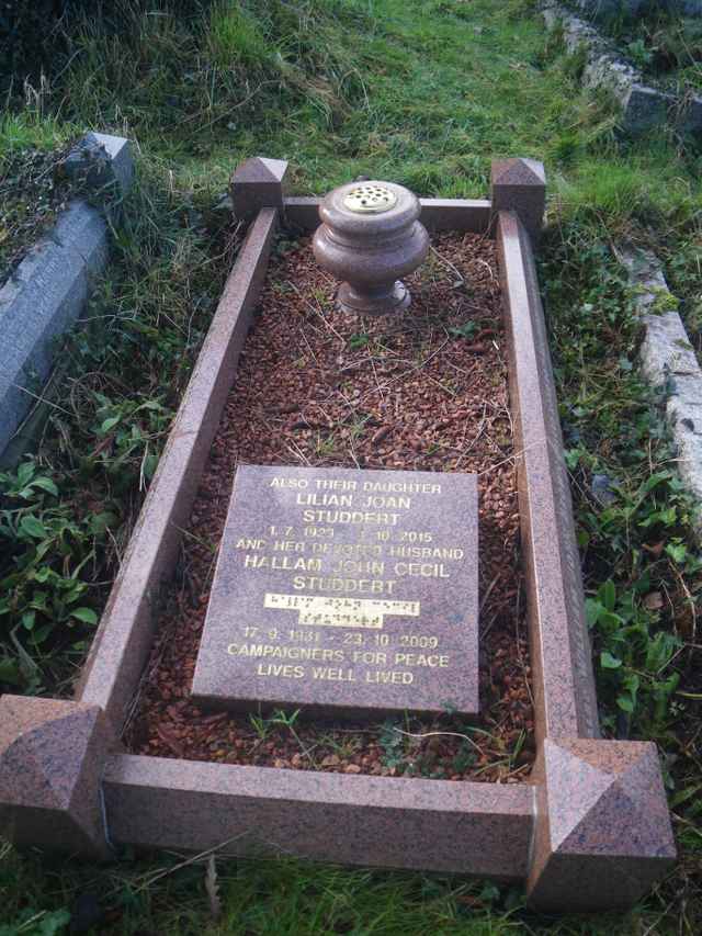 Image of headstone. Full inscription, if known, accompanying. Click for a larger view.