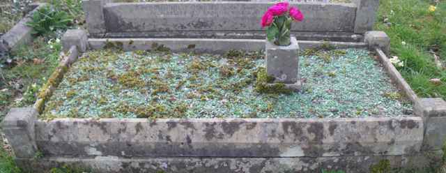 Image of headstone. Full inscription, if known, accompanying. Click for a larger view.