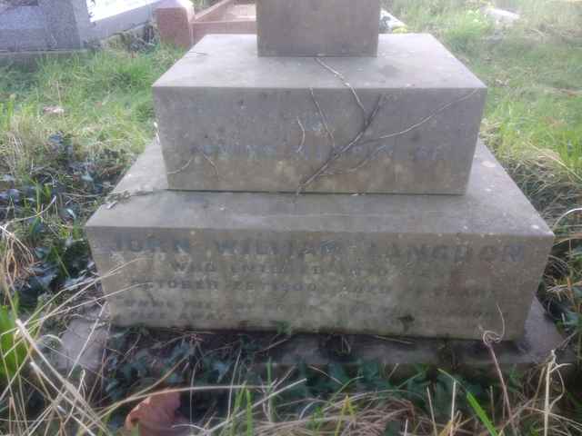 Image of headstone. Full inscription, if known, accompanying. Click for a larger view.