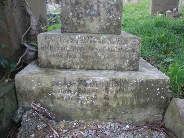 Image of headstone. Full inscription, if known, accompanying. Click for a larger view.