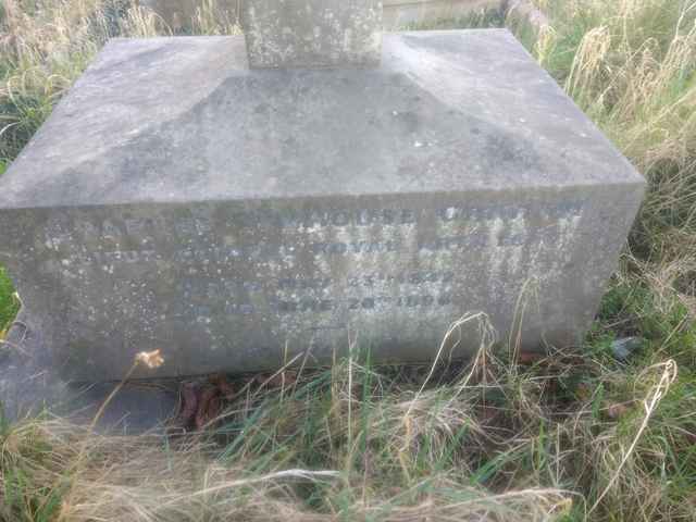 Image of headstone. Full inscription, if known, accompanying. Click for a larger view.