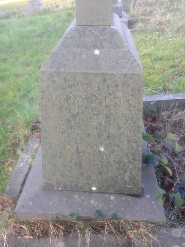 Image of headstone. Full inscription, if known, accompanying. Click for a larger view.