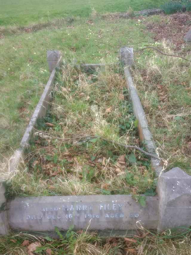 Image of headstone. Full inscription, if known, accompanying. Click for a larger view.