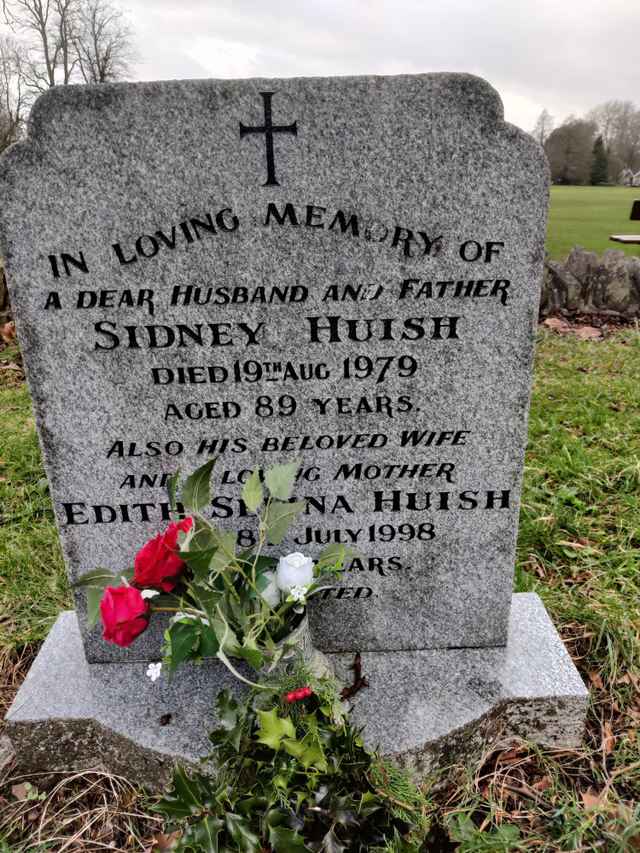 Image of headstone. Full inscription, if known, accompanying. Click for a larger view.