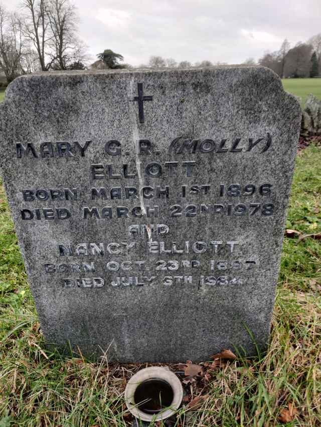 Image of headstone. Full inscription, if known, accompanying. Click for a larger view.