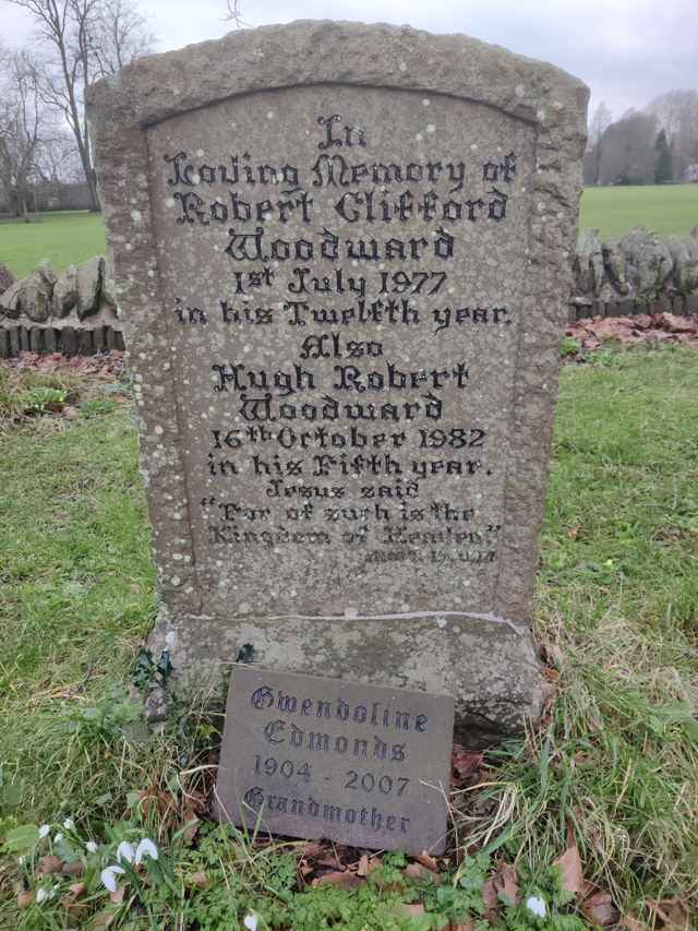 Image of headstone. Full inscription, if known, accompanying. Click for a larger view.