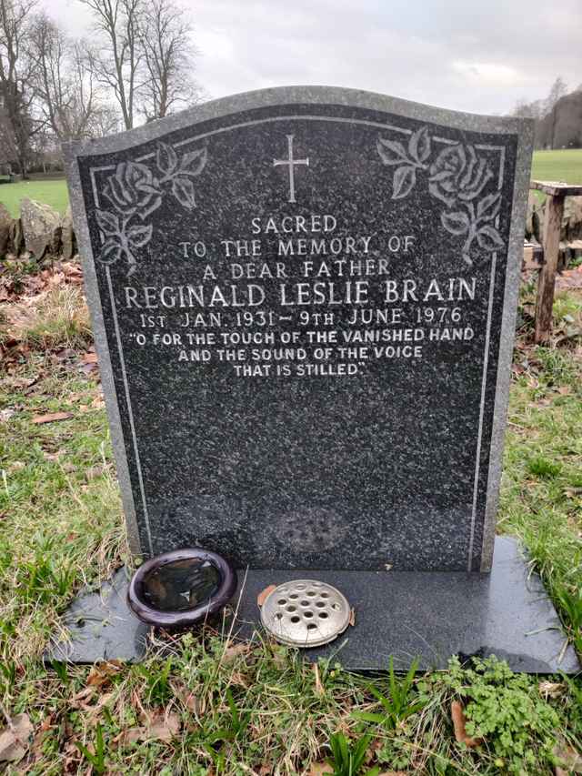 Image of headstone. Full inscription, if known, accompanying. Click for a larger view.