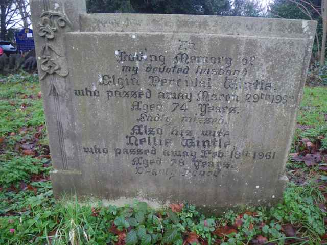 Image of headstone. Full inscription, if known, accompanying. Click for a larger view.