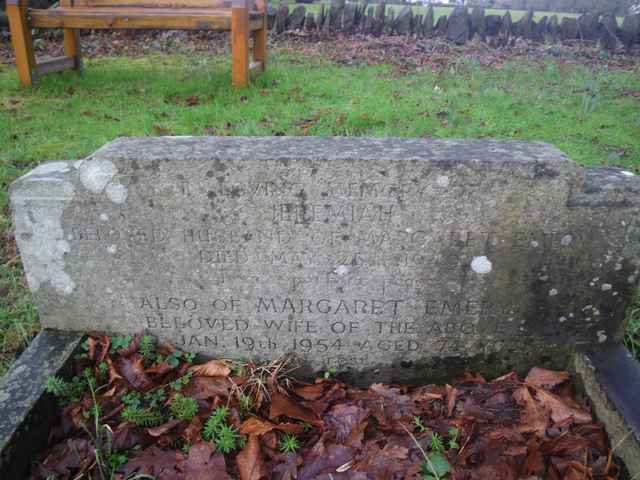 Image of headstone. Full inscription, if known, accompanying. Click for a larger view.