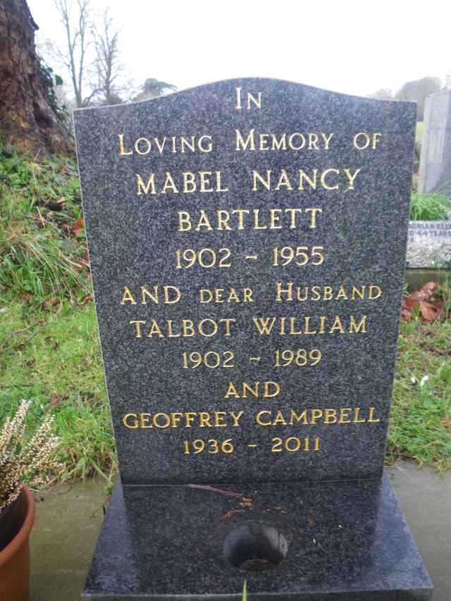 Image of headstone. Full inscription, if known, accompanying. Click for a larger view.