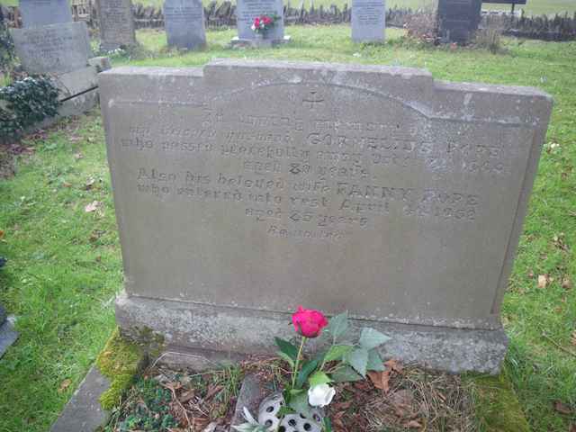 Image of headstone. Full inscription, if known, accompanying. Click for a larger view.