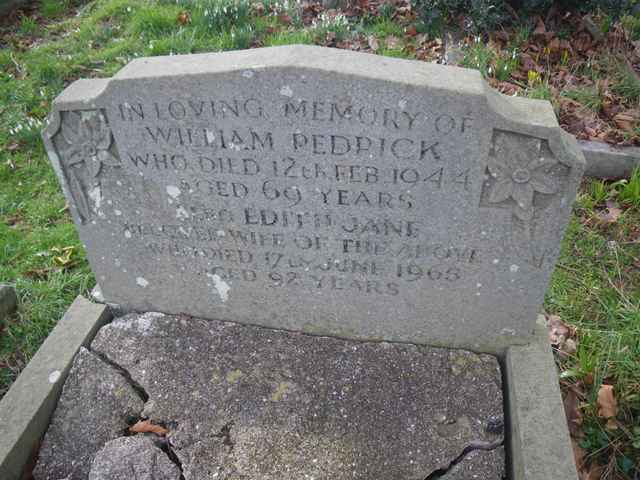 Image of headstone. Full inscription, if known, accompanying. Click for a larger view.