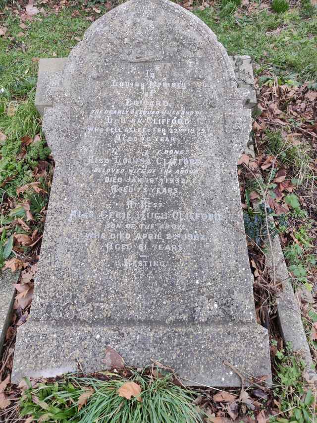 Image of headstone. Full inscription, if known, accompanying. Click for a larger view.