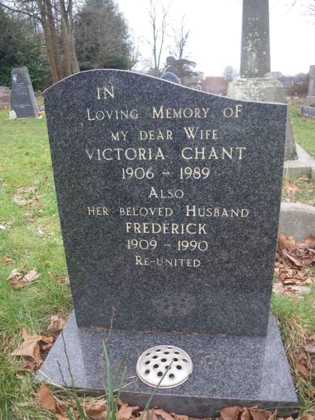 Image of headstone. Full inscription, if known, accompanying. Click for a larger view.