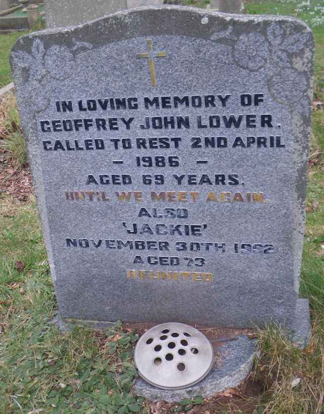 Image of headstone. Full inscription, if known, accompanying. Click for a larger view.