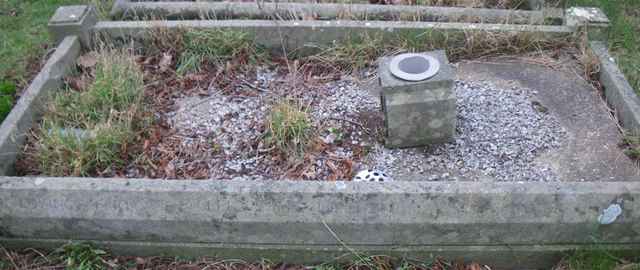 Image of headstone. Full inscription, if known, accompanying. Click for a larger view.