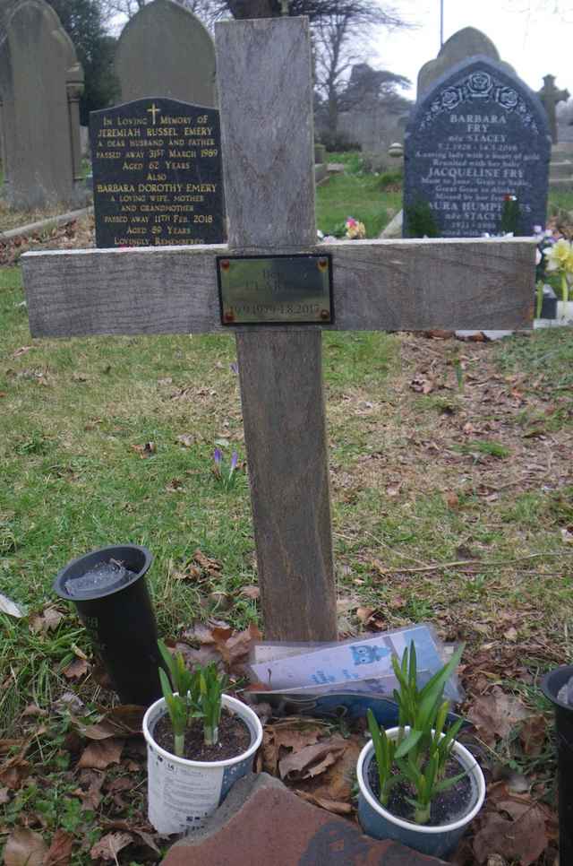 Image of headstone. Full inscription, if known, accompanying. Click for a larger view.