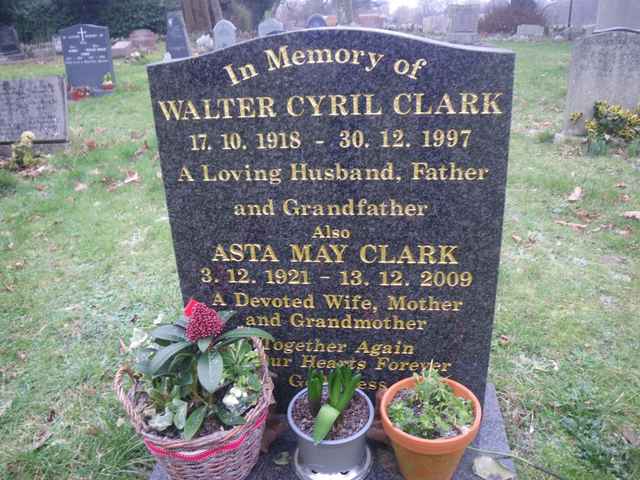 Image of headstone. Full inscription, if known, accompanying. Click for a larger view.