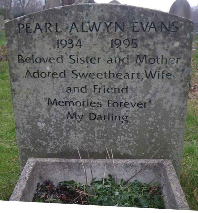 Image of headstone. Full inscription, if known, accompanying. Click for a larger view.