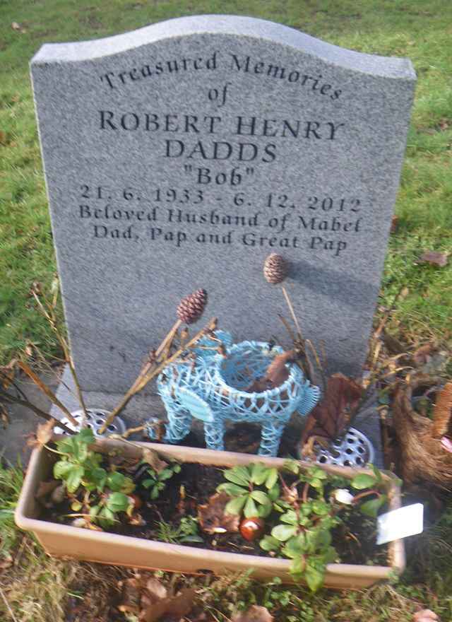 Image of headstone. Full inscription, if known, accompanying. Click for a larger view.