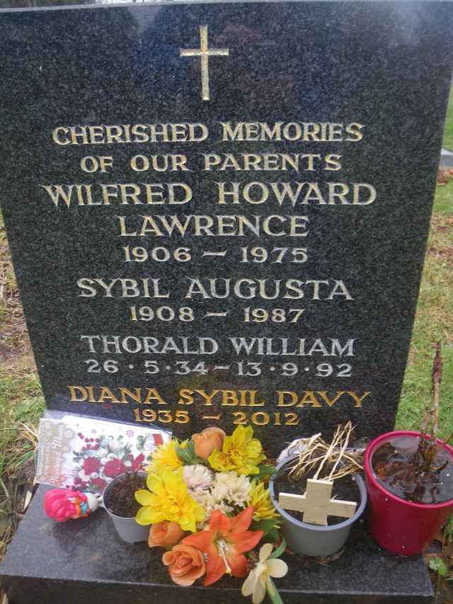 Image of headstone. Full inscription, if known, accompanying. Click for a larger view.