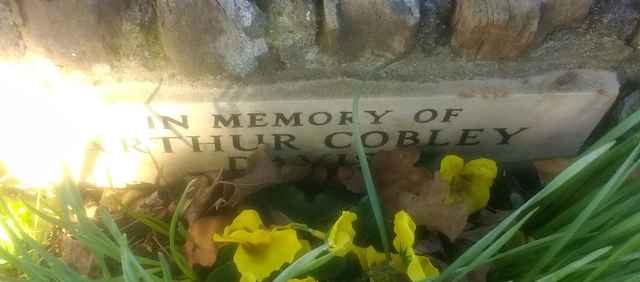 Image of headstone. Full inscription, if known, accompanying. Click for a larger view.